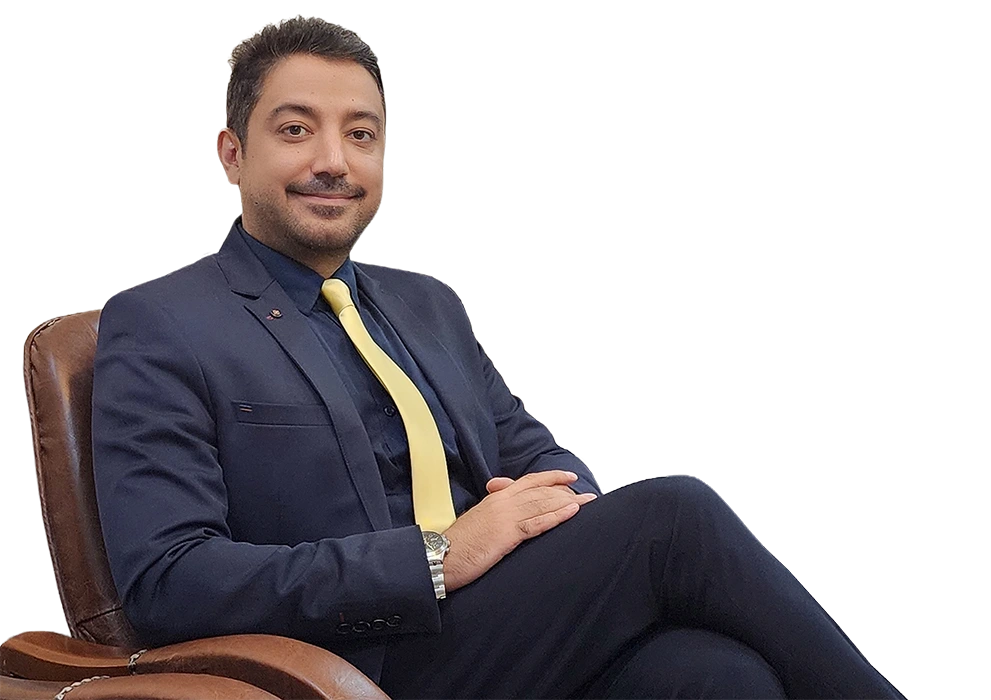 دکتر محمود اکبری